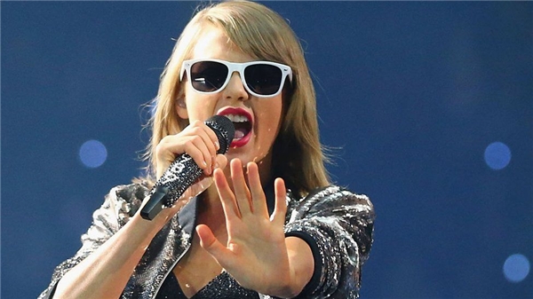 Quay MV mới, Taylor Swift bị cáo buộc làm hại môi trường